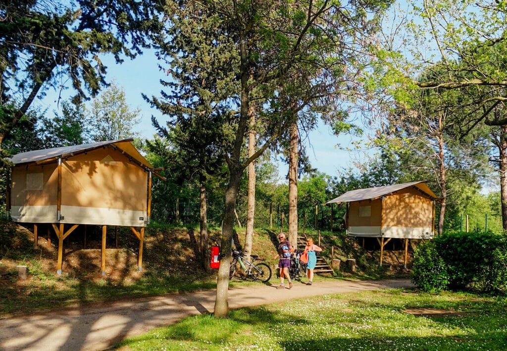 Domain Val de Cesse location BIVOUACS