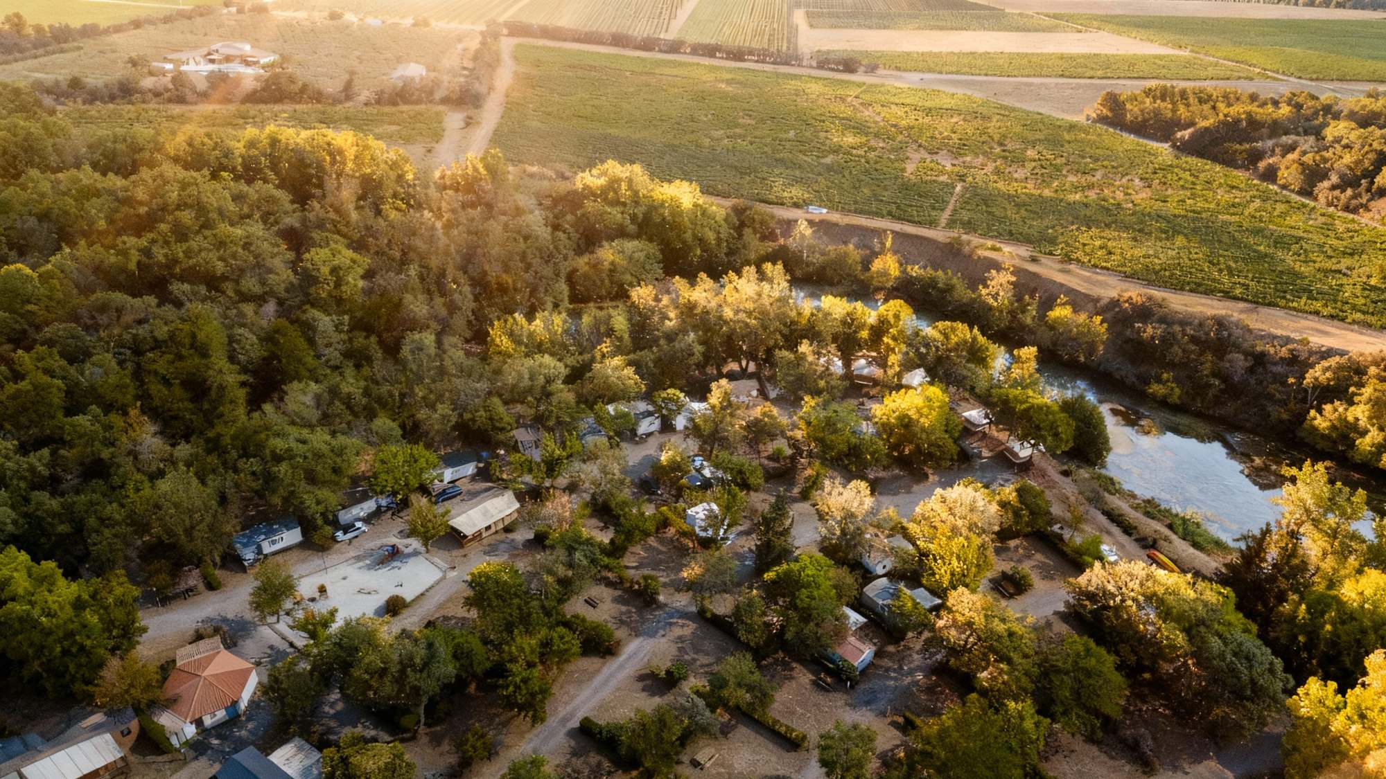 Vue aérienne Camping Vale de Cesse sous le soleil