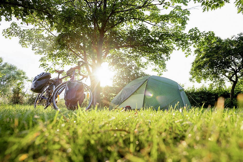 camping aude cyclistes tente velo