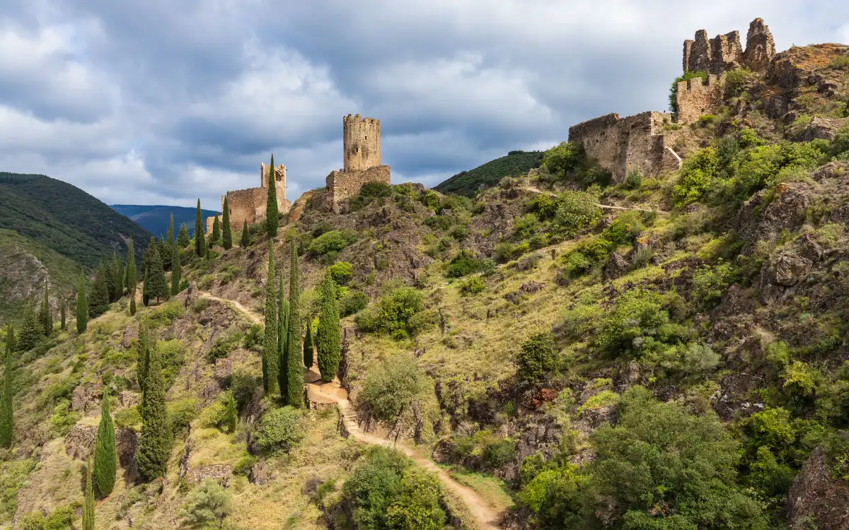 chateau medieval minerve